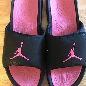 womens jordan sandals pink